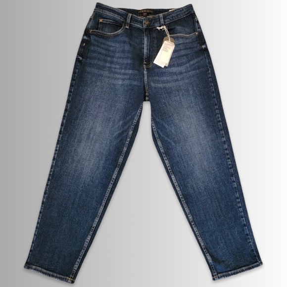Guess Denim - Guess NWT Jacqueline Relaxed 99% Cotton, High Rise Jeans, Size 24